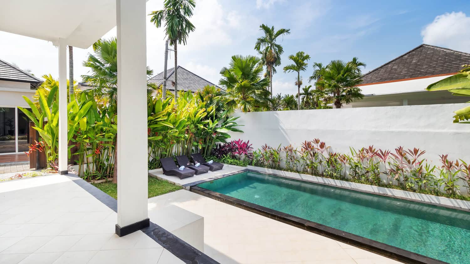 02 mas 3 pool daylight c