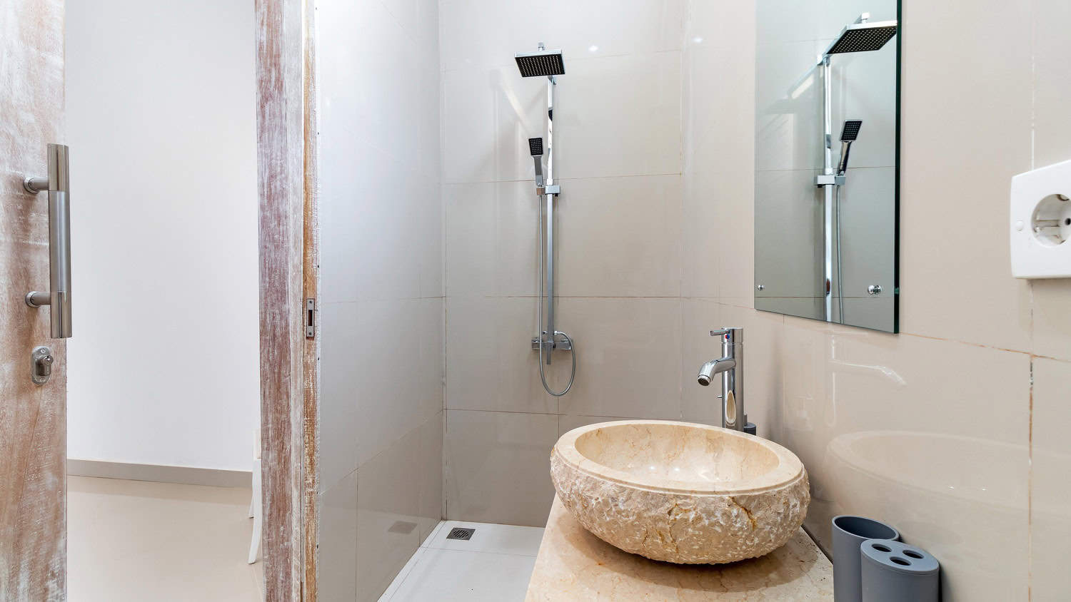 17 mas 1 bathroom 2b