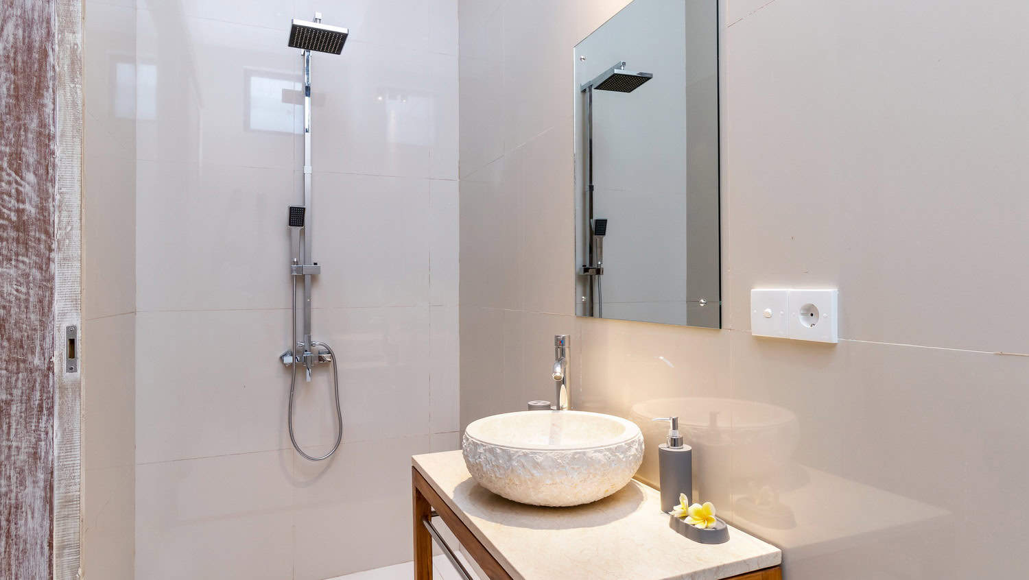 28 mas 1 bathroom 3b