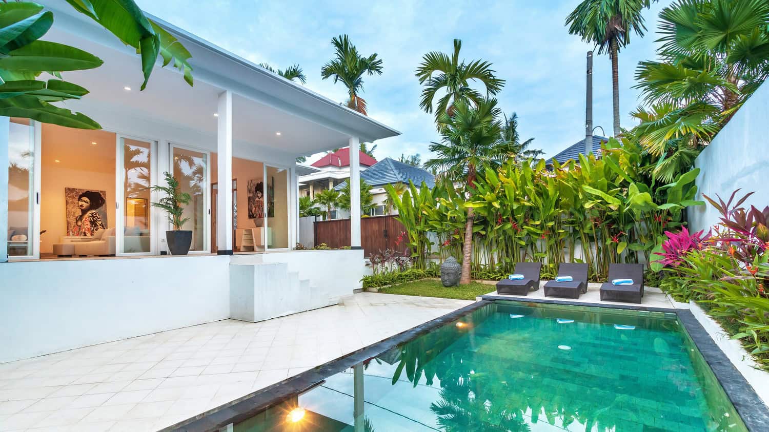 29 mas 3 pool night b